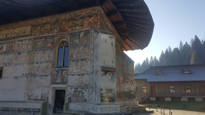  - Manastiri