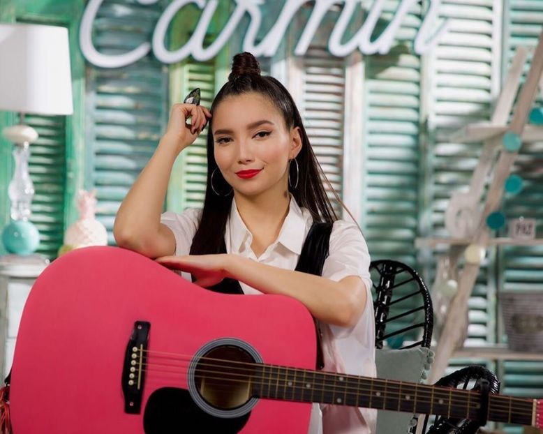 Carmin - Bia Disney Channel
