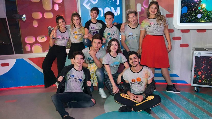 Elenco - Bia Disney Channel