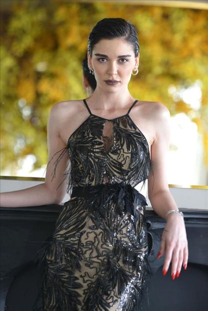 Aylin Yukselen - Erkenci kuș