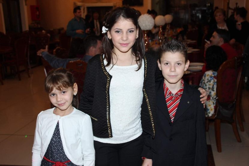 received_308700927386459 - 58 petrecere