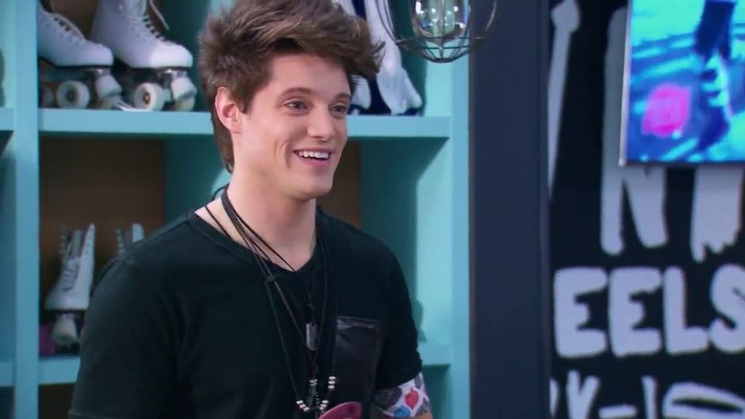 Nicolas Nico Navarro Lopez - Soy Luna