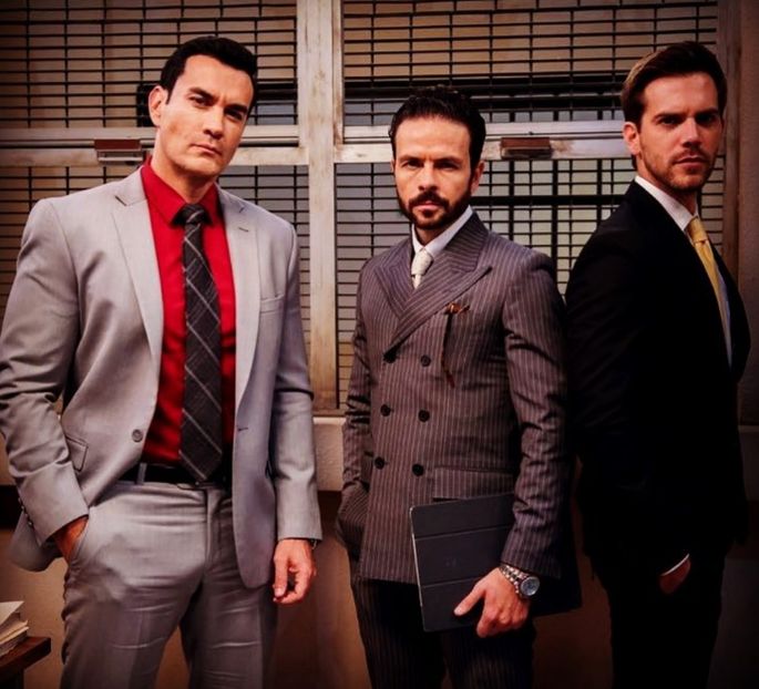 Ricardo, Roberto, Adrian - Por amar sin ley