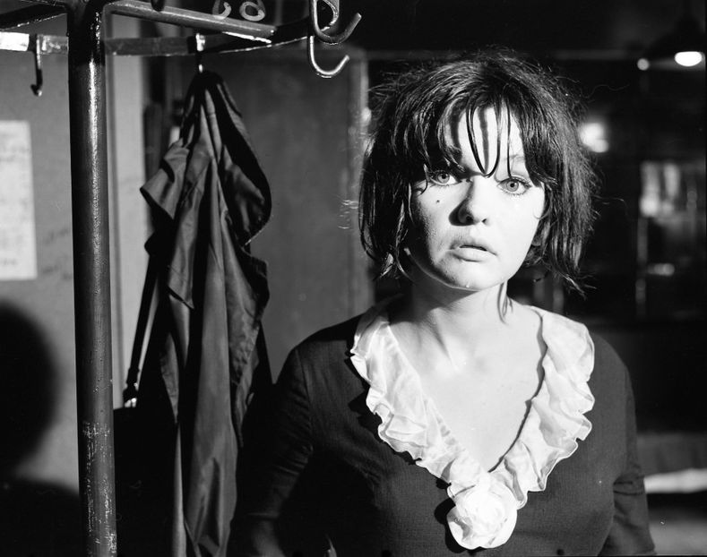 Un Film Cu O Fata Fermecatoare - Un Film Cu O Fata Fermecatoare 1966