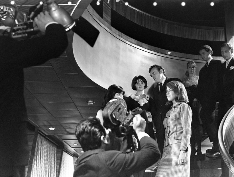 Un Film Cu O Fata Fermecatoare - Un Film Cu O Fata Fermecatoare 1966