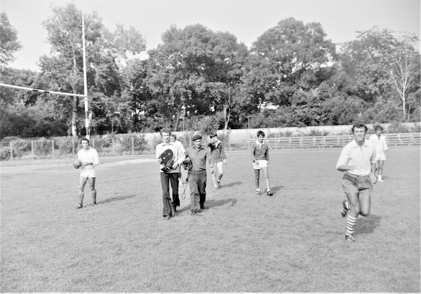 Singuratatea Florilor - Singuratatea Florilor 1976