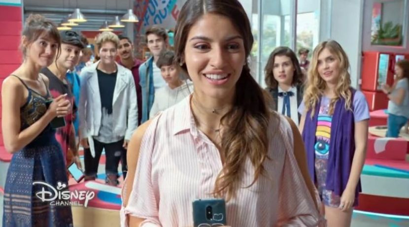 Elenco - Bia Disney Channel