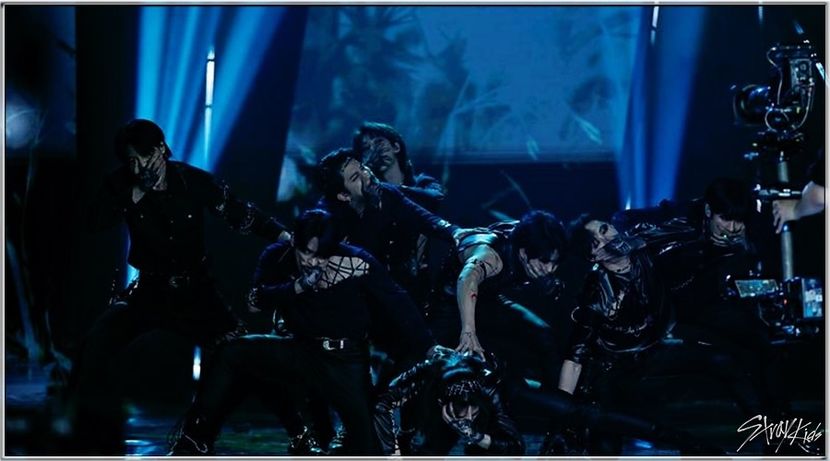 ♦ Dᴀʏ 326 ♦ 22.04.2021 ♦ - SKZeverywhereallaroundtheworld