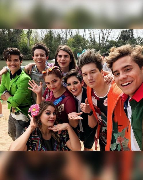 Elenco - Bia Disney Channel