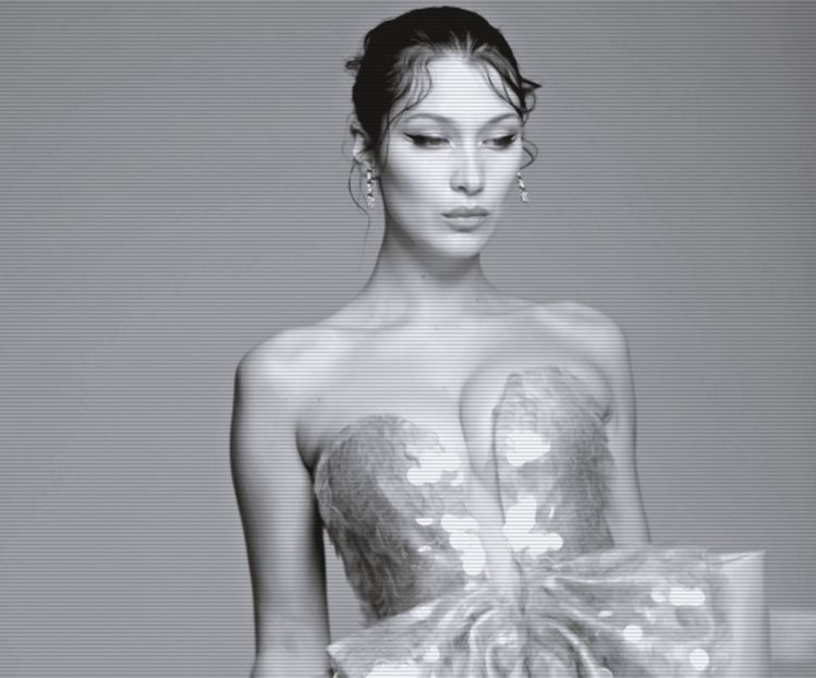 ¹ ∙ͅ●̤̈̇·̣̇　̾ ;˛ Degetele, subțiri și fine, cuprinseră cărțile de joc, iar ea le privi estimativ. - time to go cruising down the 8th