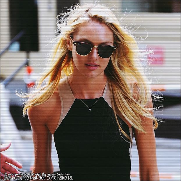 ☇.ᵗʰᵉ̣ṃ̣ẹ̣ṛ̣ṃ̣ạ̣ịḍ❀ƨɘilɟ.ϟ;. Luna aleargă pe cerul înstelat, deasupra mării albastre. Dintr-o - time to go cruising down the 8th