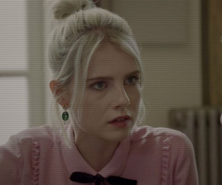 ⌮˒♥˓ Iṇ꒒ục̣y’s⋅⁽ẅöṛdṡ⁾... 　‰ː  Adăugase o inimă roşie peste teanc, apoi îşi puse coatele pe masă, - time to go cruising down the 8th