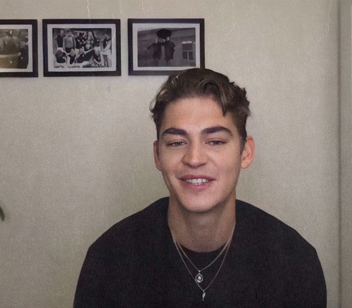 থৣĦғᴛ؟ℬᵉ̶̶ᵃ̶̶ᵘ̶̶ℛᵉ̶ᵍ̶ᵃ̶ʳ̶ᵈ͠ ༈٫  în interiorul demiului pe tejghea. „Am nevoie de opinia voastră.” - time to go cruising down the 8th