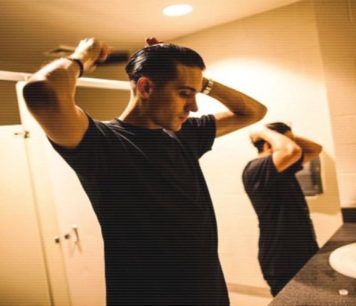 ̷͡︽.　·	prezența doar atunci când se apropiase de el și Aron. Îi răspunde, însă fără să își clatine - time to go cruising down the 8th