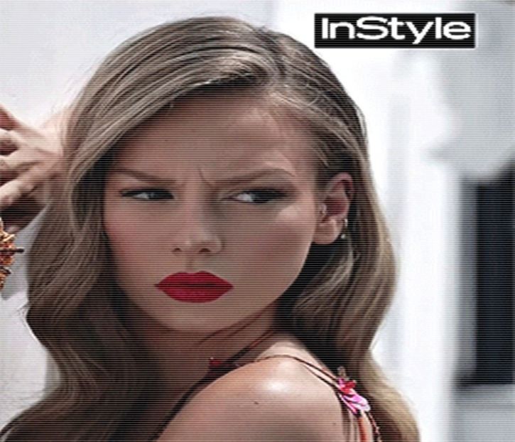 ╰　·• Cum era pe punctul de a câștiga devine oarecum agitată, piciorul încălțat în sandalele - time to go cruising down the 8th