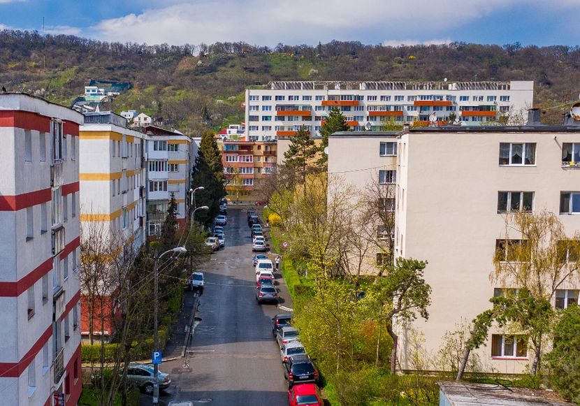 APARTEMENTUL BUNICILOR - 2021 Apartamentul bunicilor si locutorii ei Luna aprilie