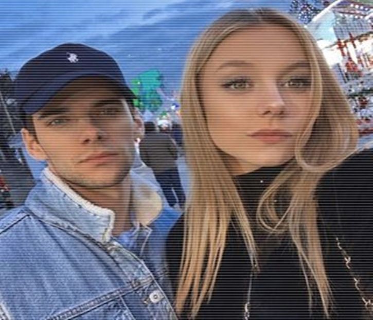 ╰　·• crețofoliu, însă minutele-n care Gerald cântă reușesc să estompeze tot ce era-n jur; - time to go cruising down the 8th