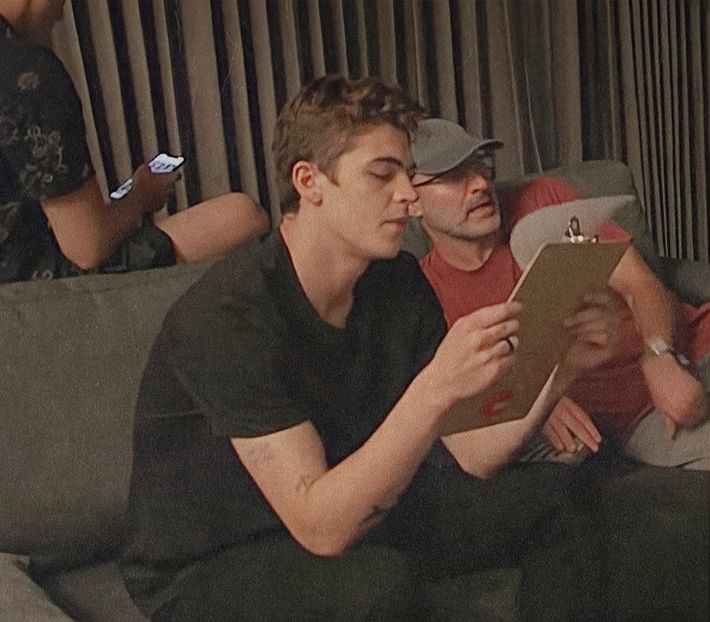 থৣĦғᴛ؟ℬᵉ̶̶ᵃ̶̶ᵘ̶̶ℛᵉ̶ᵍ̶ᵃ̶ʳ̶ᵈ͠ ༈٫ bătrâne. El îl urmărea trist cum se mișca, și nu-și putea stăpâni - time to go cruising down the 8th