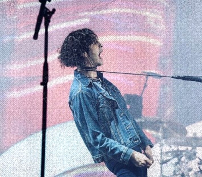 ⊺ⱶ∙ⱻ⃞¹⁹⁷⁵∕▪‧.;  gata să învenineze orice victimă îi sta în cale. Iată victima; îl privea. Nu-l îndui - time to go cruising down the 8th