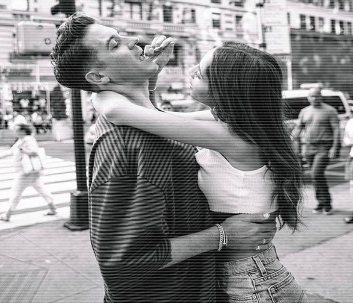 ̷͡︽.　· Alcoolul i se imprimase-n circul sangvin, străbătându-i tot corpul acum, tocmai de - time to go cruising down the 8th