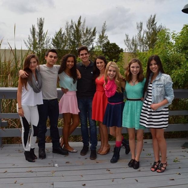 Cast - Every witch way
