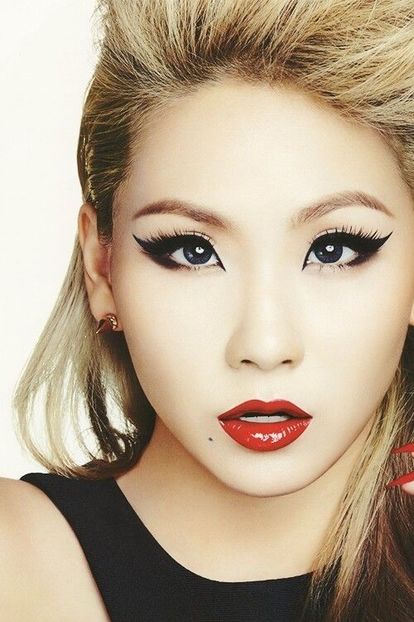 Blonde - - B - Konnichiwa