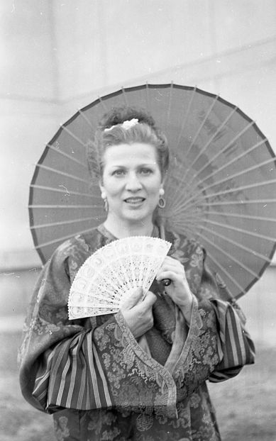 Angela Merge Mai Departe - Angela Merge Mai Departe 1981