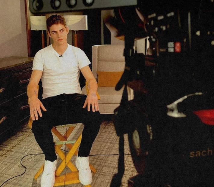 থৣĦғᴛ؟ℬᵉ̶̶ᵃ̶̶ᵘ̶̶ℛᵉ̶ᵍ̶ᵃ̶ʳ̶ᵈ͠ ༈٫ Pe timpul manifestărilor, o muțenie adâncă. Un zâmbet, o încuviin - time to go cruising down the 8th