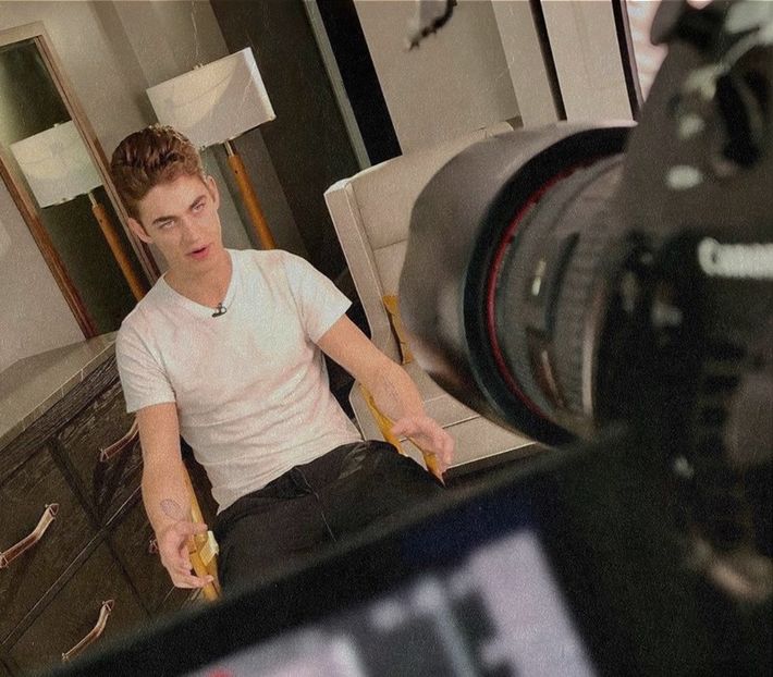 থৣĦғᴛ؟ℬᵉ̶̶ᵃ̶̶ᵘ̶̶ℛᵉ̶ᵍ̶ᵃ̶ʳ̶ᵈ͠ ༈٫ briantinate dansau un vals vioi pe fruntea ei, sub orchestrația - time to go cruising down the 8th