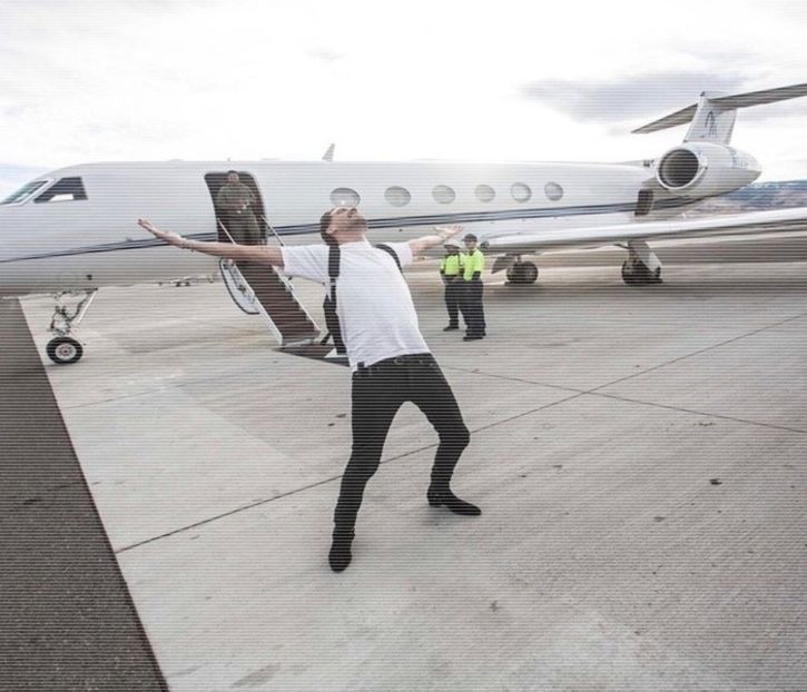 ̷͡︽.　· Oftează prelungit. „O să-ntorc obrazul, din moment ce nu am energia necesară să - time to go cruising down the 8th