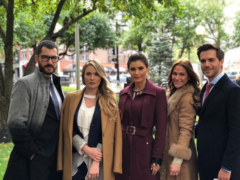 Leonardo, Sofia, Cristina, Olivia, Adrian - Por amar sin ley
