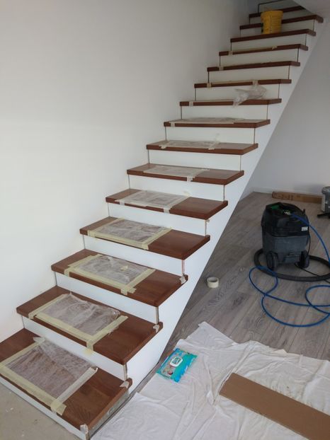  - 2021 Scari Interioare