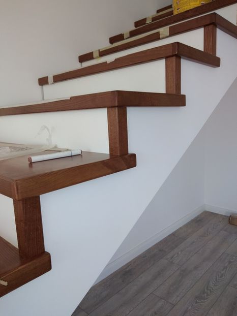  - 2021 Scari Interioare