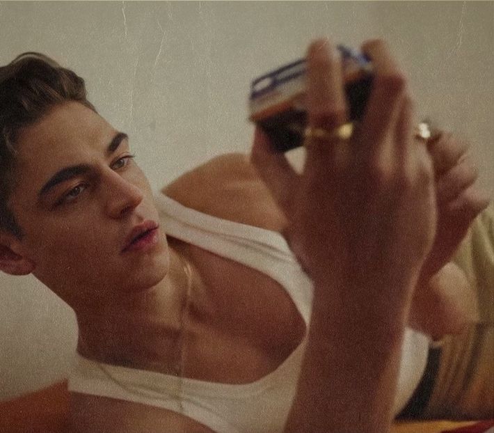 থৣĦғᴛ؟ℬᵉ̶̶ᵃ̶̶ᵘ̶̶ℛᵉ̶ᵍ̶ᵃ̶ʳ̶ᵈ͠ ༈٫ Ternul tabloului îl decriptă lângă coloana alăturată mesei cu - Tokyo the 9th place to disembark