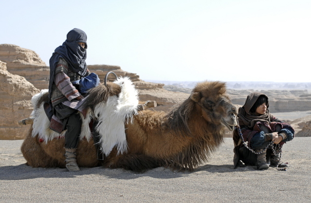 20ac302[1] - Secretele de la palat