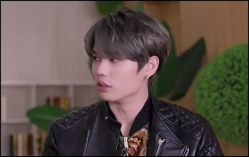 — Intră în cameră și se uită spre ea. ❝Vera? Mă căutai?❞ - W A Y 2 - Episodul 03