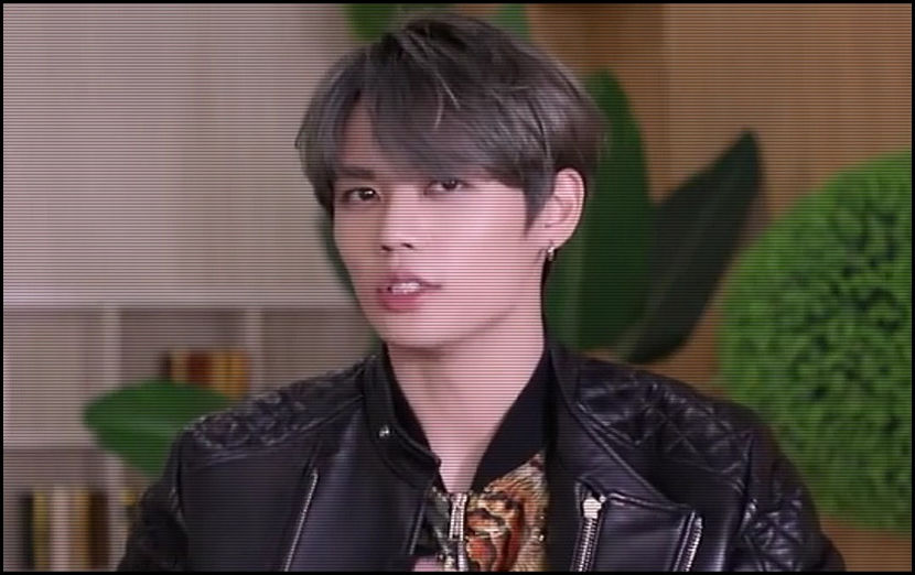 — ❝..asta am spus.. da.❞ Mijește ochii. ❝..hai că am treabă, nu așa ai zis?❞ Iese din - W A Y 2 - Episodul 03