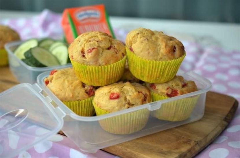  - Muffins sarate cu branza si ardei