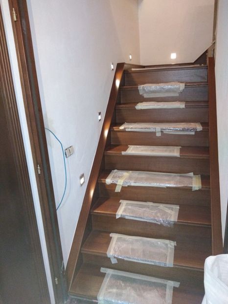  - 2021 Scari Interioare