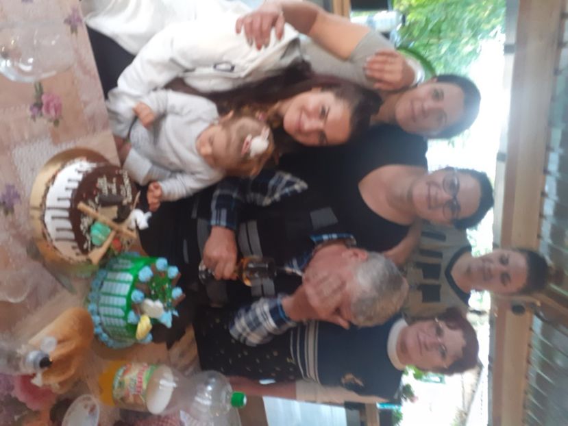 20210522_200220(0) - Familia mea