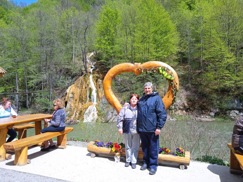  - Excursie la cascade