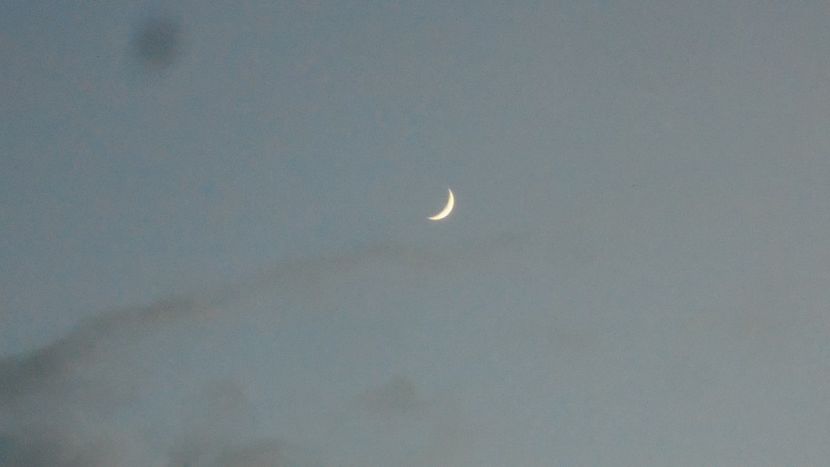 Luna in crestere in Rac - Luna - Soarele si norii - 2