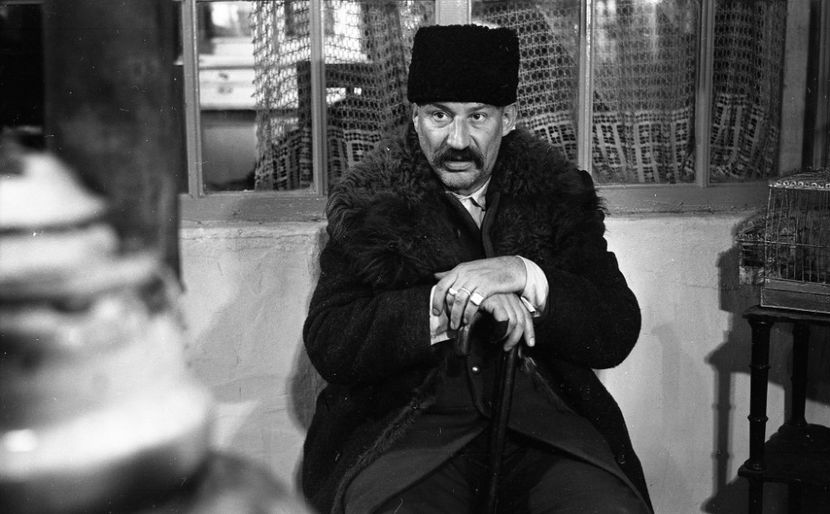 De Ce Trag Clopotele Mitica ? - De Ce Trag Clopotele Mitica? 1981