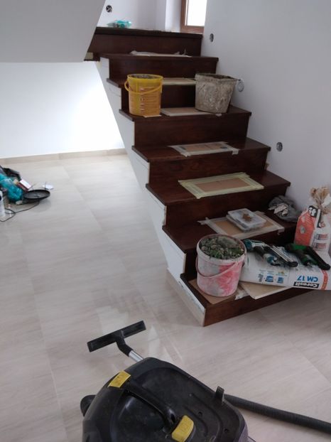  - 2021 Scari Interioare