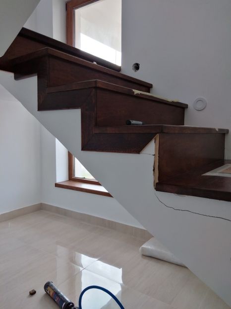  - 2021 Scari Interioare