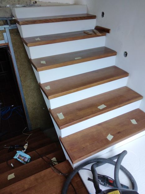  - 2021 Scari Interioare