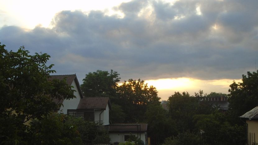 21 iun. 2021 - Solstitiul de vara - rasaritul soarelui - r Vara 2020-2021-2022-2023