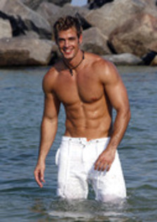 FKBBWVDSJEAPIQBTARV - William Levy