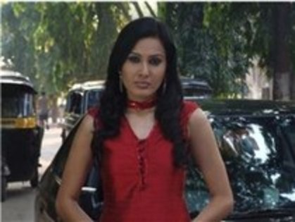 VCUUSXKCQYJEUQYIETK - Kamya Punjabi