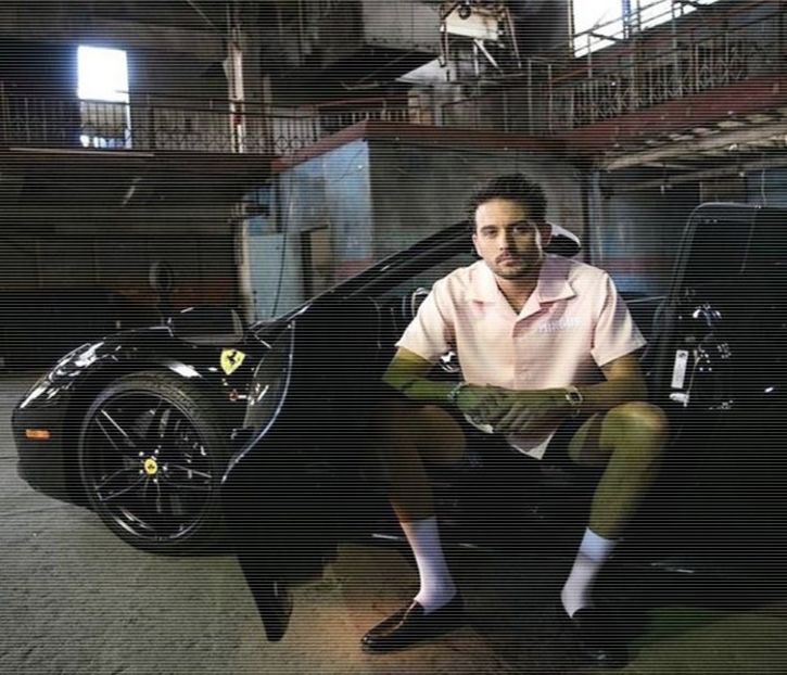 ̷͡︽.　· Întâlnirea vizuală cu irișii tulburi ai amicului său îl amuză, lăuntric însă: doar niște dâre - Tokyo the 9th place to disembark